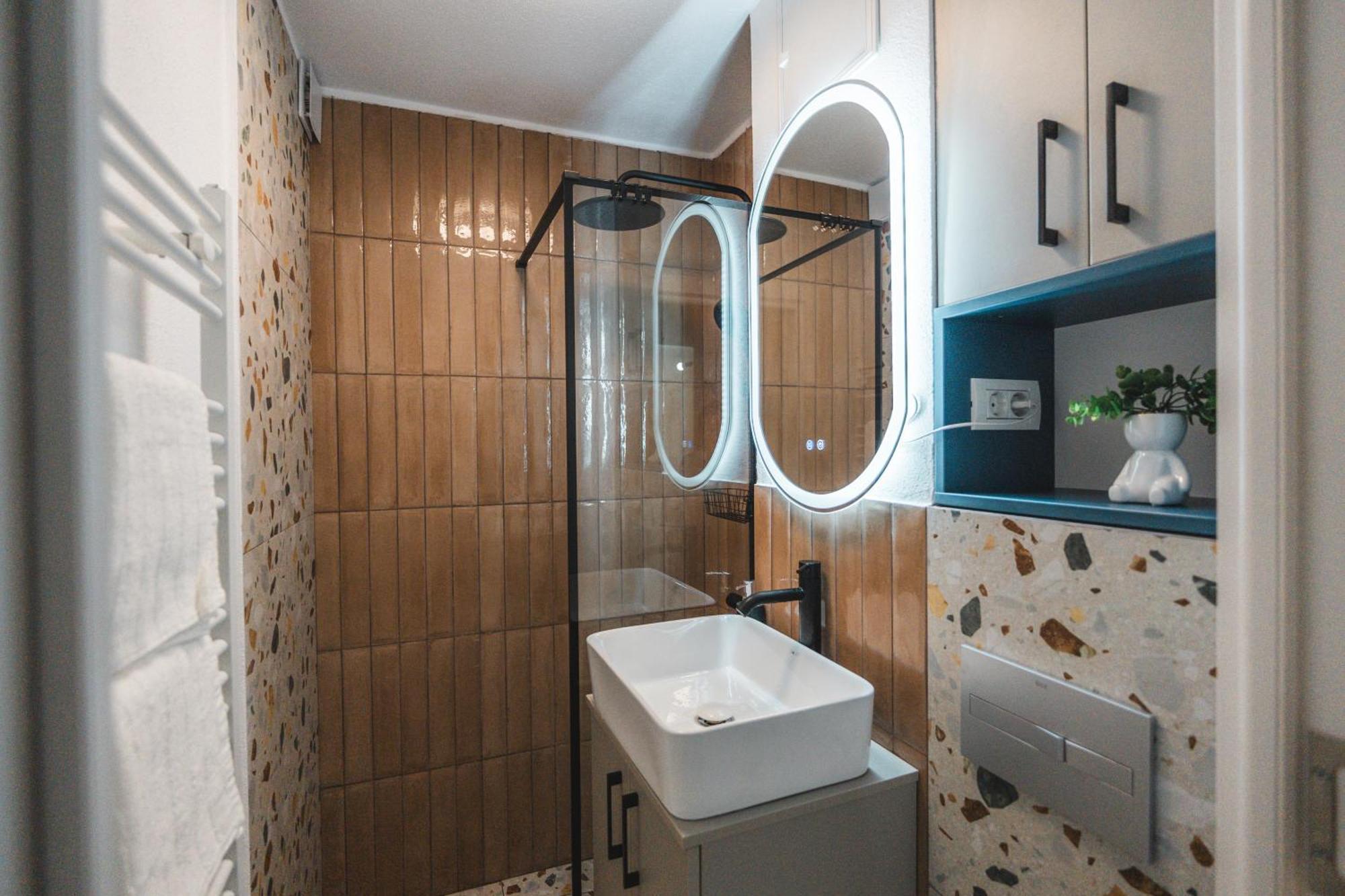 Apartament Iulia Si Alex Curtea de Argeş Exteriör bild